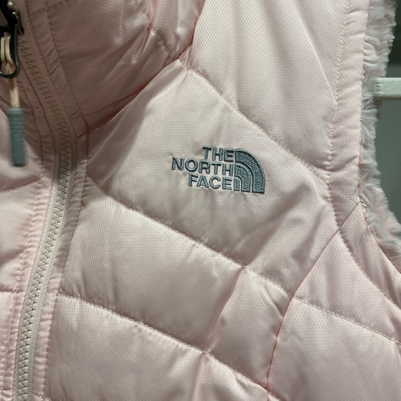The North Face Reversible Soft Pink Vest - Picture 5 of 6